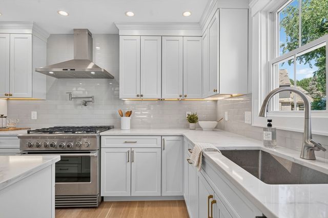 20 Saltonstall Rd, Medford, MA 02155