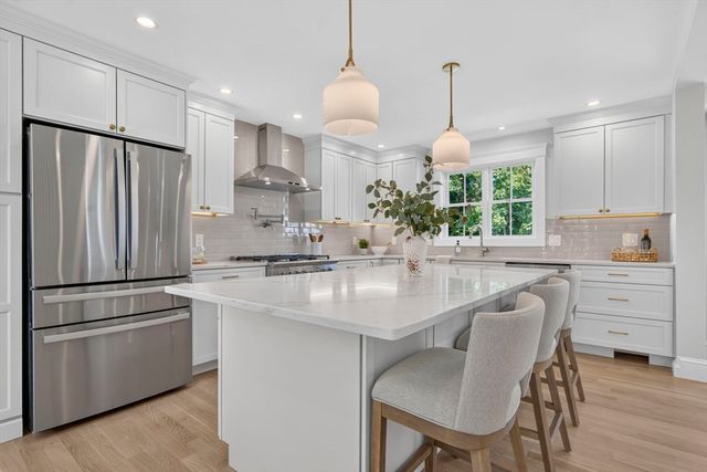20 Saltonstall Rd, Medford, MA 02155