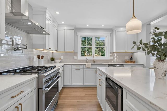 20 Saltonstall Rd, Medford, MA 02155