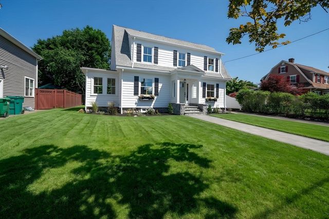 20 Saltonstall Rd, Medford, MA 02155