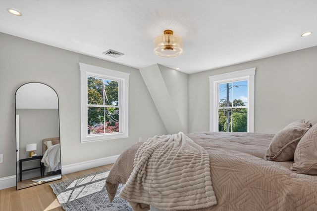 20 Saltonstall Rd, Medford, MA 02155