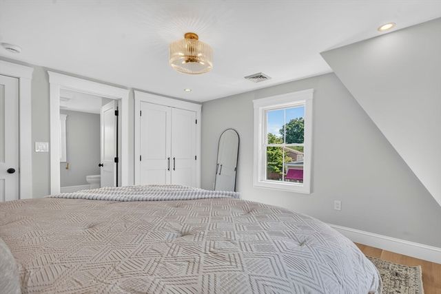20 Saltonstall Rd, Medford, MA 02155