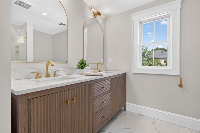 20 Saltonstall Rd, Medford, MA 02155