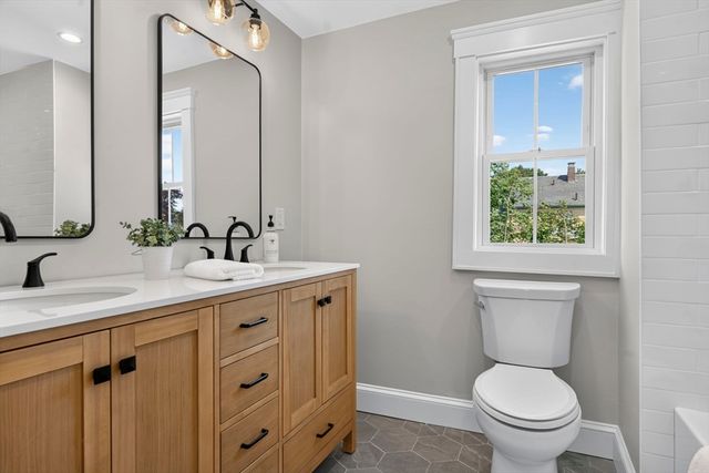 20 Saltonstall Rd, Medford, MA 02155