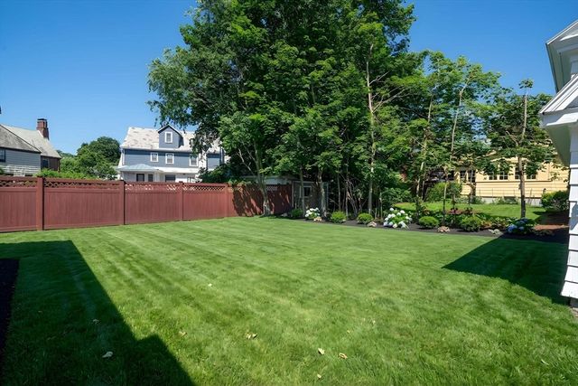 20 Saltonstall Rd, Medford, MA 02155