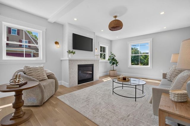 20 Saltonstall Rd, Medford, MA 02155