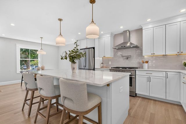 20 Saltonstall Rd, Medford, MA 02155