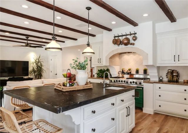 3825 Palos Verdes Drive North, Palos Verdes Estates, CA 90274