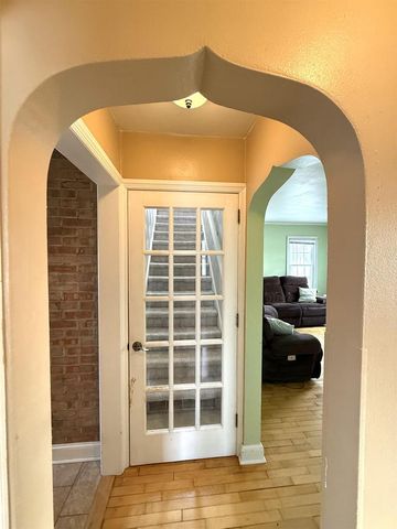 702 W 20TH AVENUE, Oshkosh, WI 54902