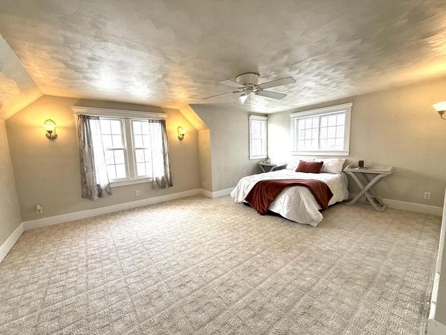 702 W 20TH AVENUE, Oshkosh, WI 54902