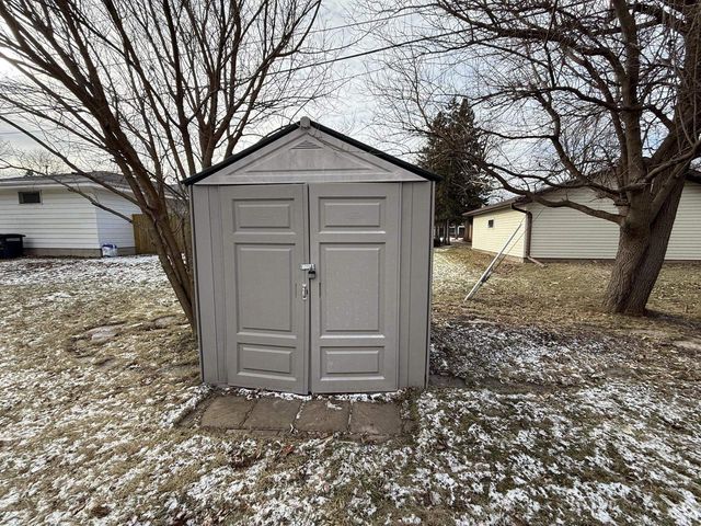 702 W 20TH AVENUE, Oshkosh, WI 54902