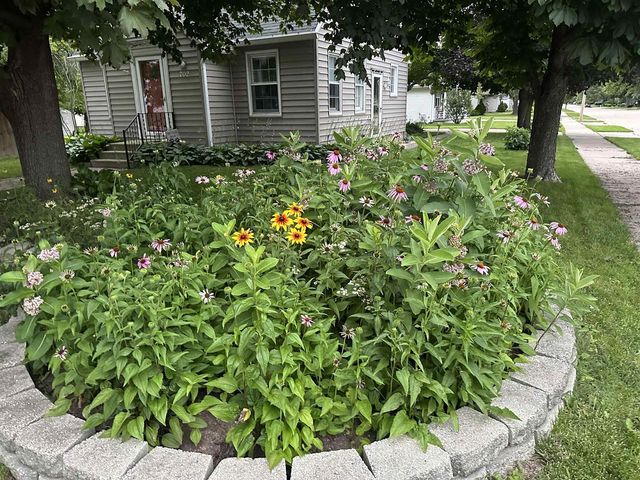 702 W 20TH AVENUE, Oshkosh, WI 54902