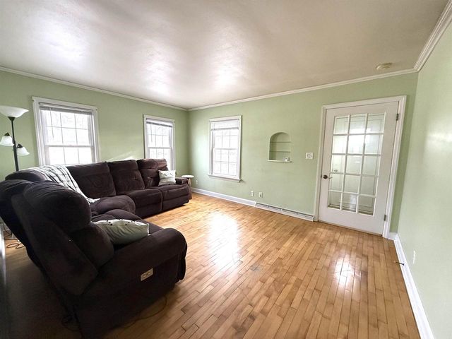 702 W 20TH AVENUE, Oshkosh, WI 54902