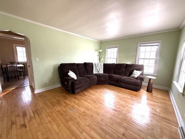 702 W 20TH AVENUE, Oshkosh, WI 54902