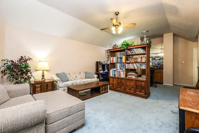 10315 Springland Ct, Houston, TX 77065