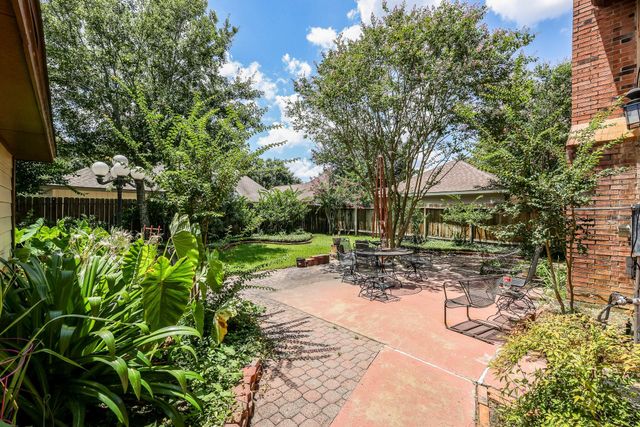 10315 Springland Ct, Houston, TX 77065