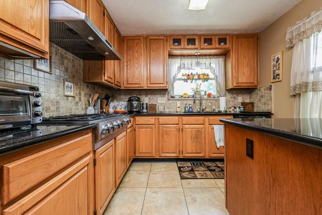 10315 Springland Ct, Houston, TX 77065