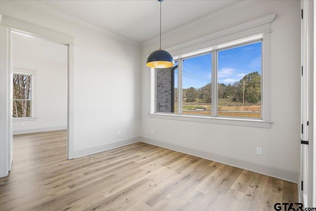 16618 Meadow Crest Dr, Lindale, TX 75771