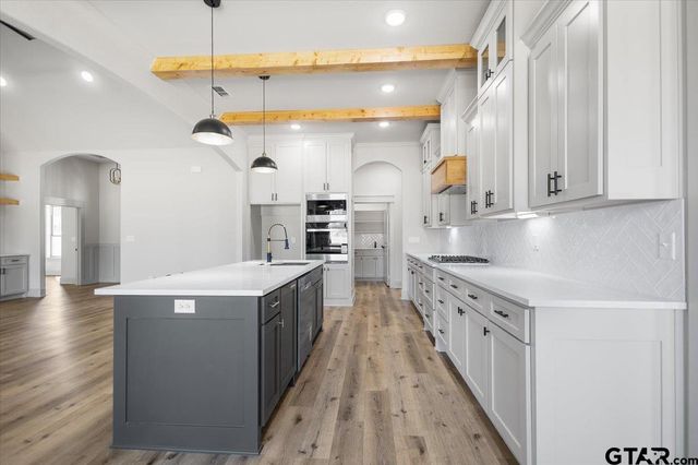 16618 Meadow Crest Dr, Lindale, TX 75771