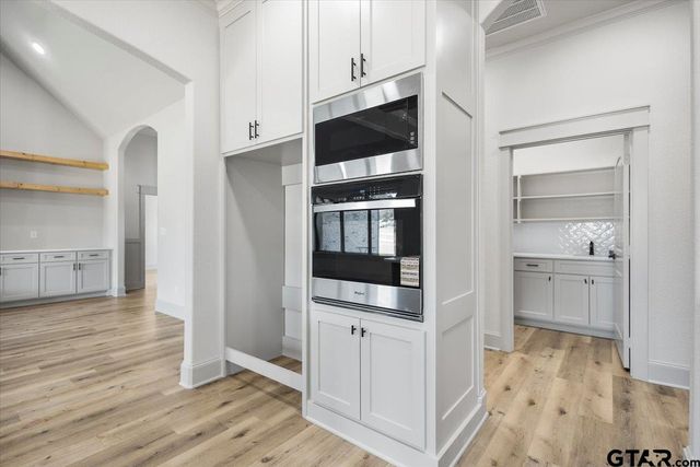 16618 Meadow Crest Dr, Lindale, TX 75771