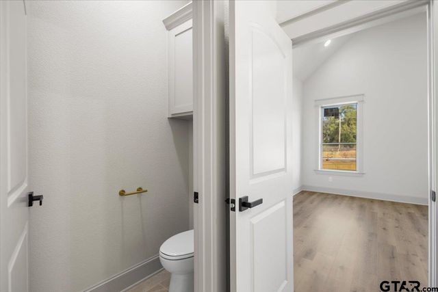 16618 Meadow Crest Dr, Lindale, TX 75771