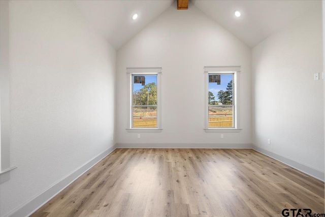 16618 Meadow Crest Dr, Lindale, TX 75771