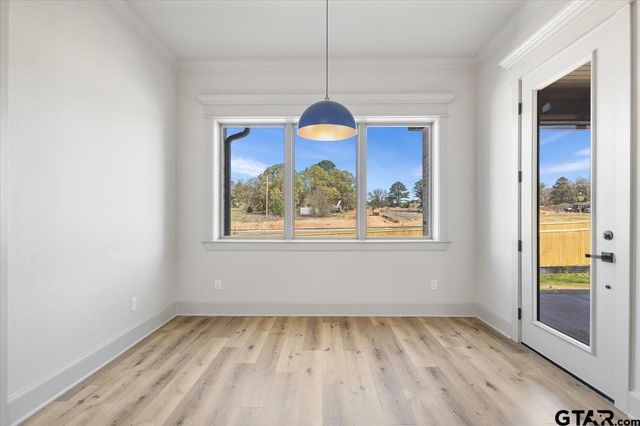 16618 Meadow Crest Dr, Lindale, TX 75771