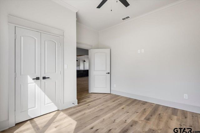 16618 Meadow Crest Dr, Lindale, TX 75771