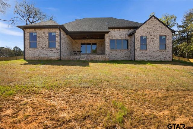 16618 Meadow Crest Dr, Lindale, TX 75771