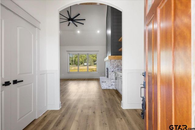 16618 Meadow Crest Dr, Lindale, TX 75771