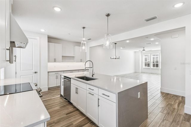 1824 LIPHOCK ALLEY 30, Orlando, FL 32803