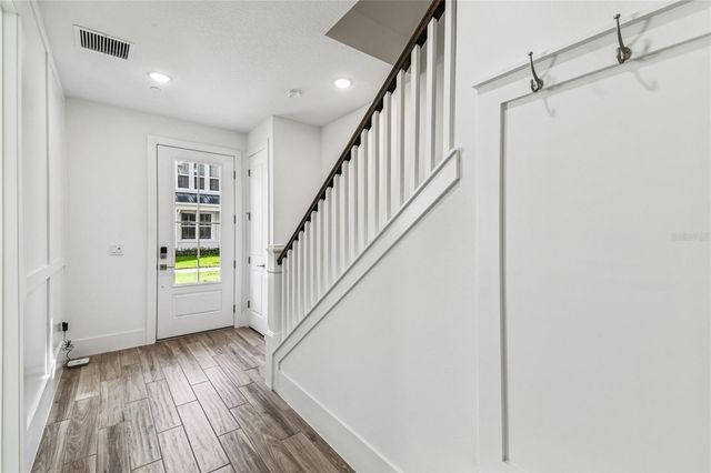 1824 LIPHOCK ALLEY 30, Orlando, FL 32803