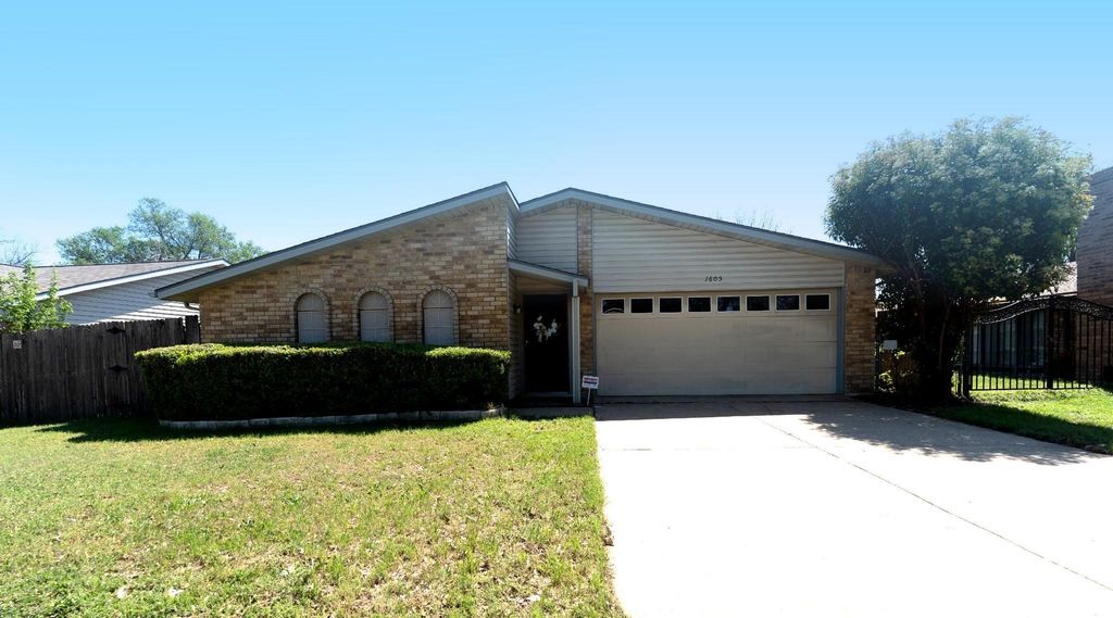 1605 Whittenburg Drive, Fort Worth, TX 76134