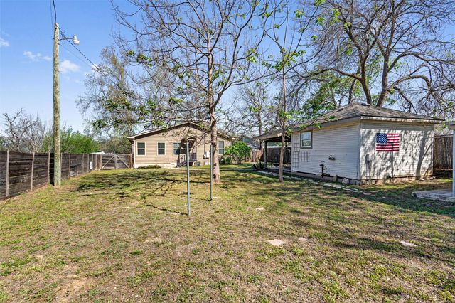 209 Harris ST, Elgin, TX 78621