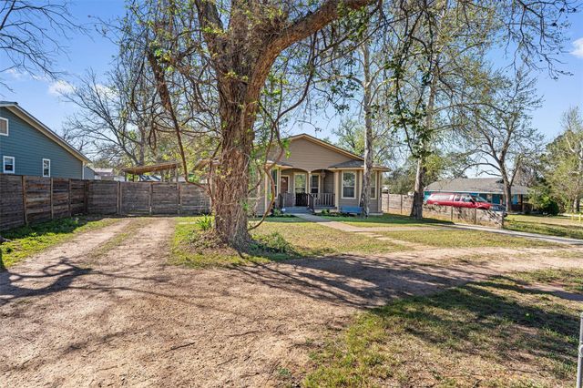 209 Harris ST, Elgin, TX 78621