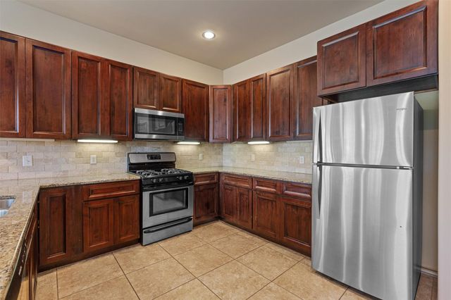 209 Harris ST, Elgin, TX 78621