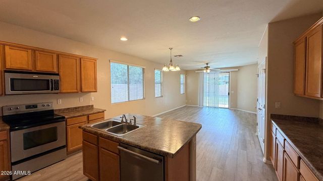 2739 E CANYON CREEK Drive, Gilbert, AZ 85295