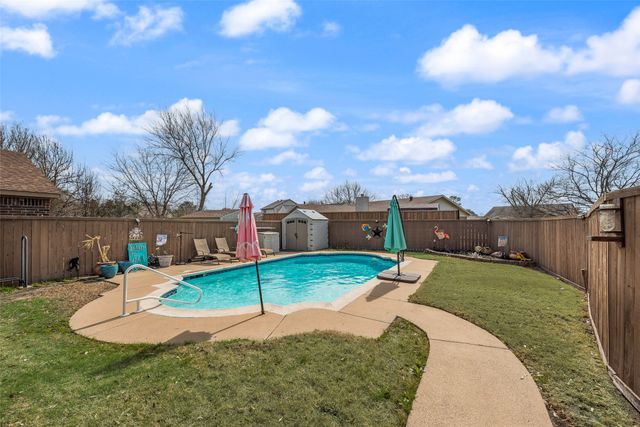 8818 Davis Street, Rowlett, TX 75088