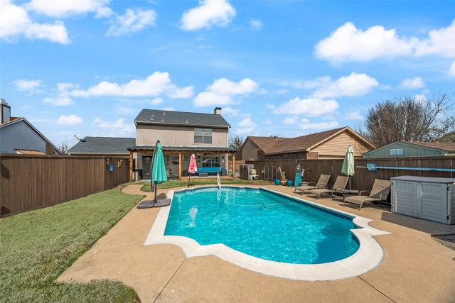 8818 Davis Street, Rowlett, TX 75088