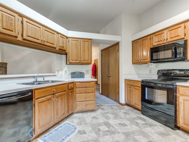 1717 Park View Place, Edmond, OK 73003
