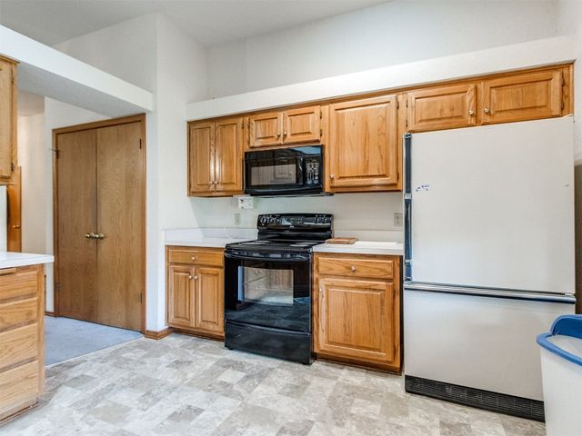 1717 Park View Place, Edmond, OK 73003