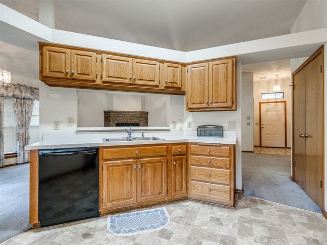 1717 Park View Place, Edmond, OK 73003