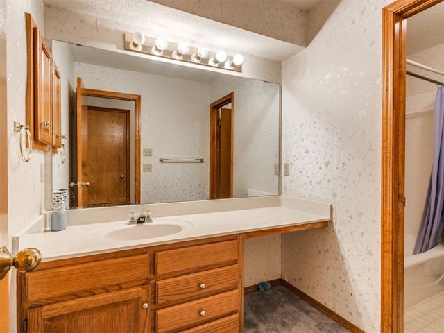 1717 Park View Place, Edmond, OK 73003
