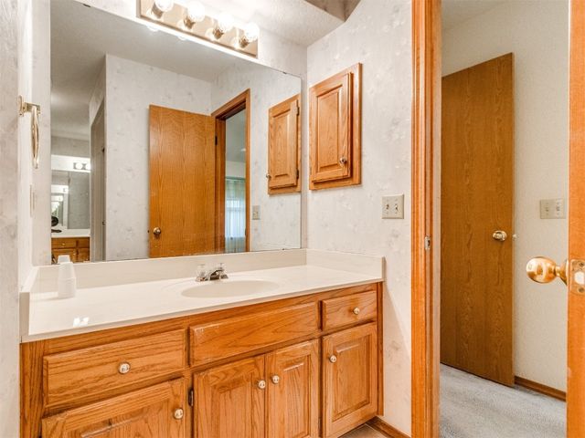 1717 Park View Place, Edmond, OK 73003