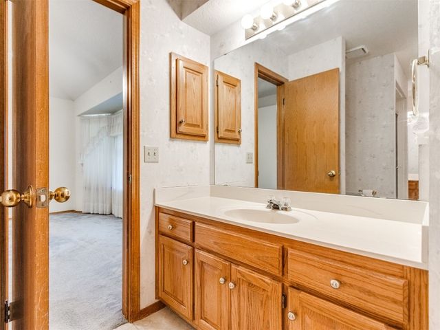 1717 Park View Place, Edmond, OK 73003