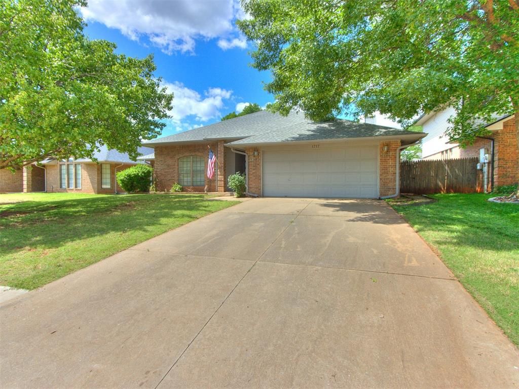 1717 Park View Pl Place, Edmond, OK 73003