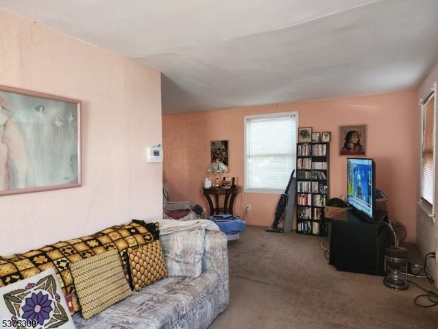 24 Roseland Ave, Wanaque Boro, NJ 07420