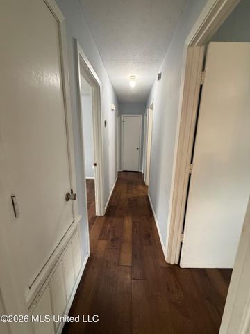 6735 Harry S Truman Drive, Jackson, MS 39213