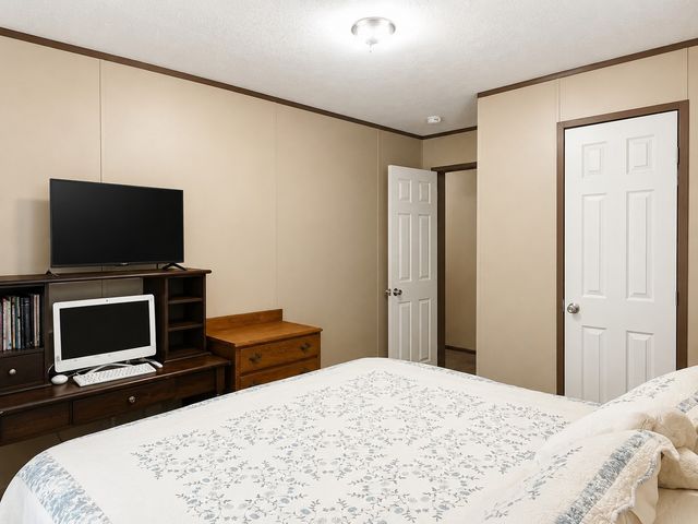 152 Lake Shadows Circle, Gun Barrel City, TX 75156