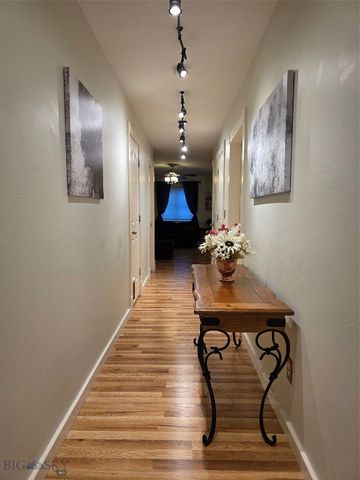 1124 Cruiser Lane J, Belgrade, MT 59714